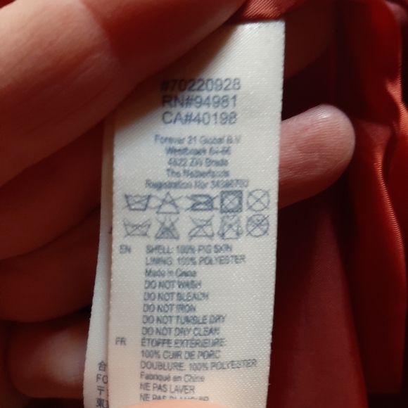 Rust coloured suede shorts - Picture 4 of 4